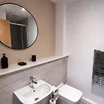Convenient 1-bed In City-centre