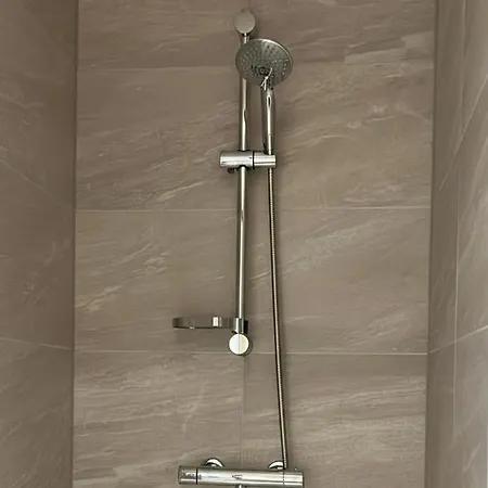 Convenient 1-bed In City-centre Appartamento