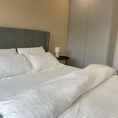 Convenient 1-bed In City-centre 게스트하우스 4*
