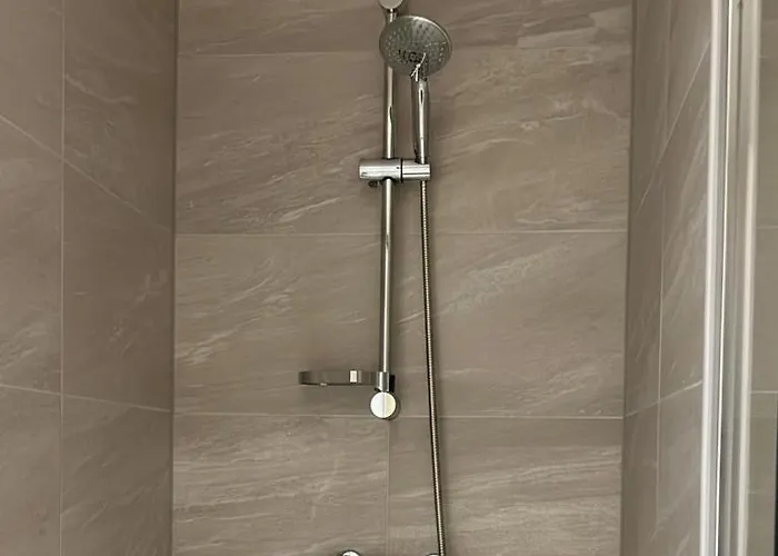 Convenient 1-bed In City-centre Appartamento