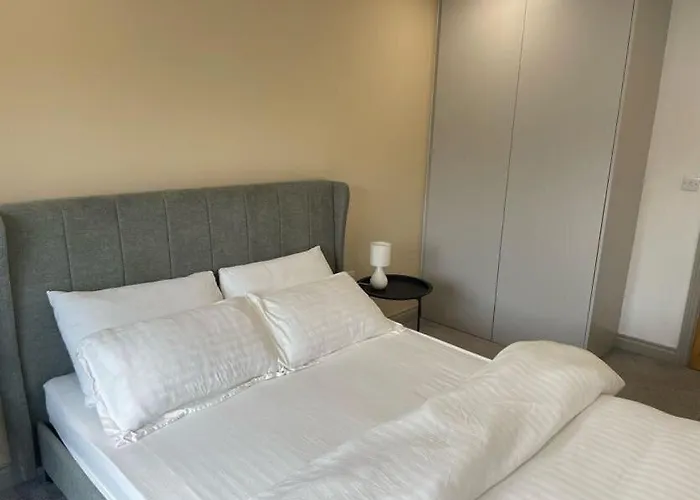 Convenient 1-bed In City-centre Apartment *